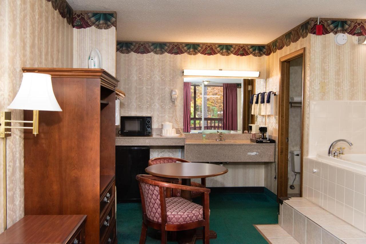 Ozarka Lodge Юрика Спрингс Экстерьер фото