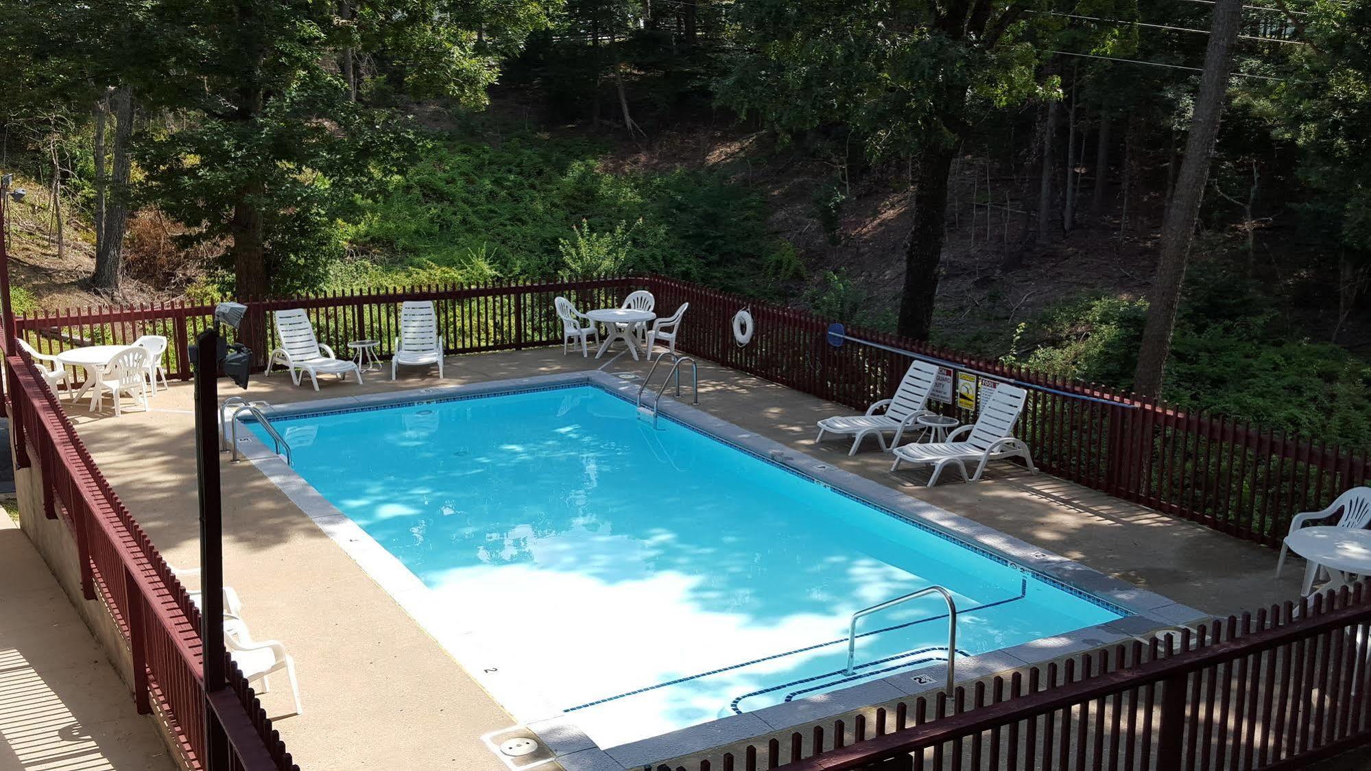 Ozarka Lodge Юрика Спрингс Экстерьер фото